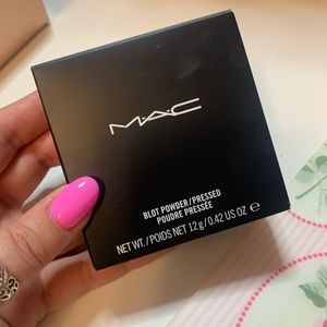 Brand new Mac Cosmetics Blotting Powder